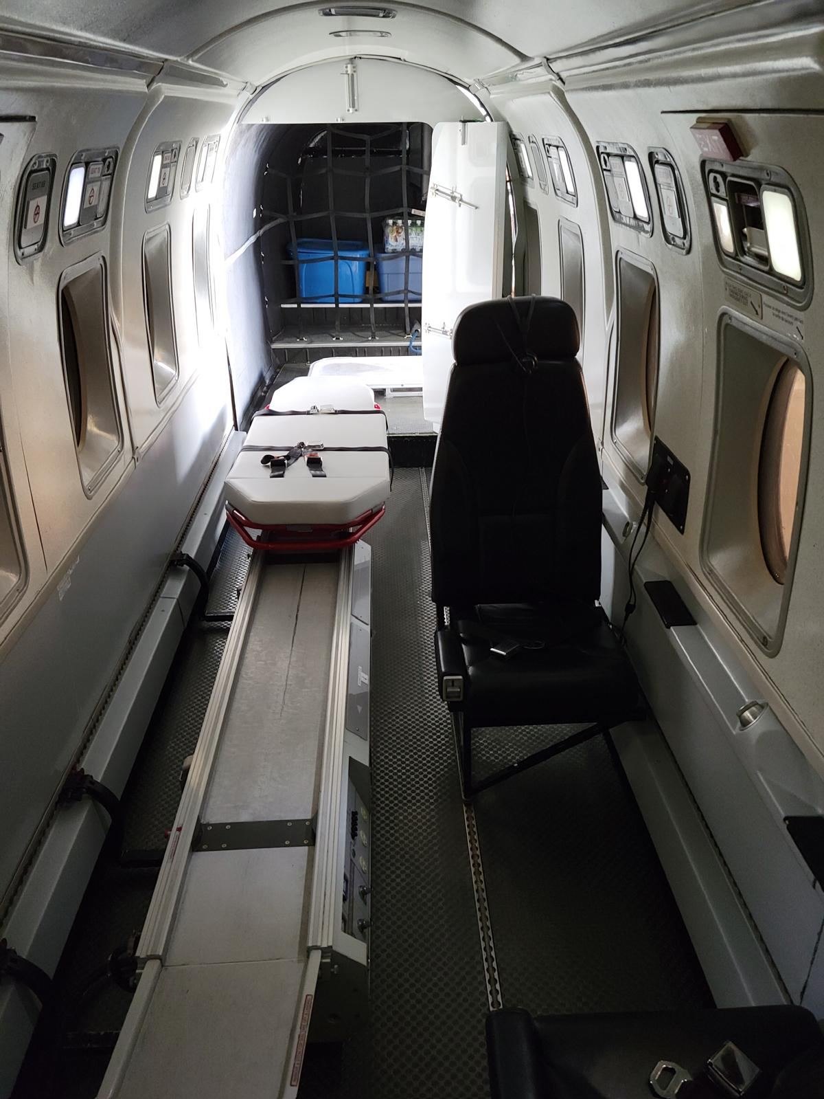 The MEDI-MAXX stretcher offset from the cabin sidewall